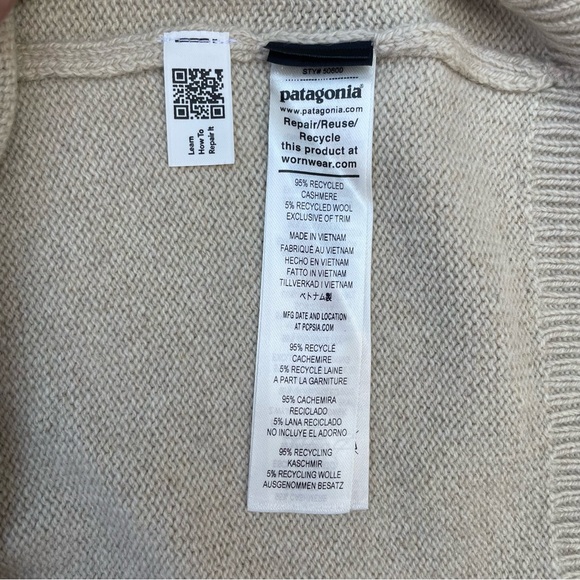 Patagonia Men's Light Gray Zip-Up Sweater - Picture 6 of 6